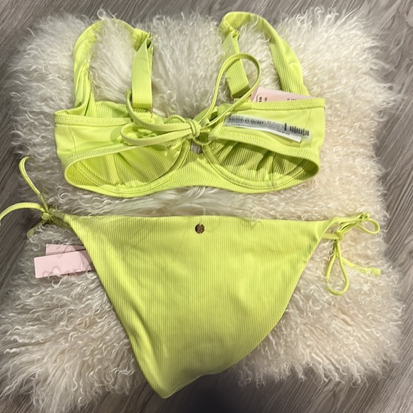 Yellow/green bikini - Picture 2 of 4